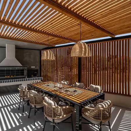 Fratelli Villa, With Heated Pool & Whirlpool, By Thinkvilla Áyios Kírikos