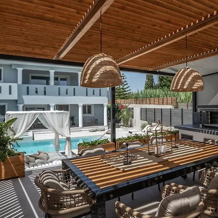 别墅 Fratelli Villa, With Heated Pool & Whirlpool, By Thinkvilla Áyios Kírikos