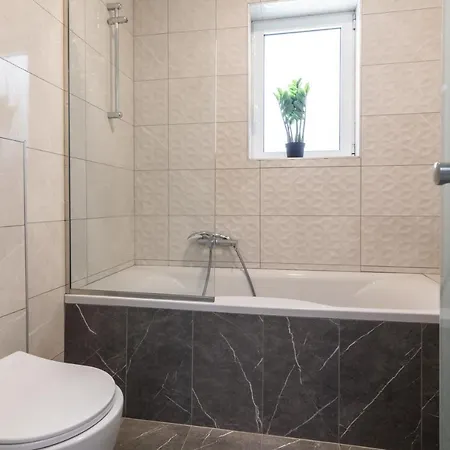 Fratelli Villa, With Heated Pool & Whirlpool, By Thinkvilla Áyios Kírikos