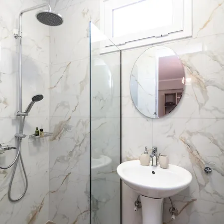 Fratelli Villa, With Heated Pool & Whirlpool, By Thinkvilla