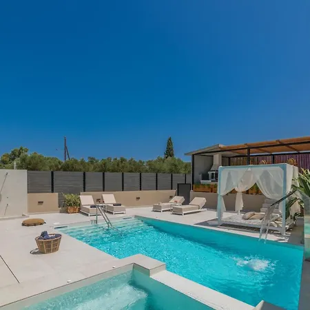 וילה Fratelli Villa, With Heated Pool & Whirlpool, By Thinkvilla