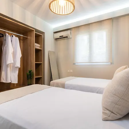 Fratelli Villa, With Heated Pool & Whirlpool, By Thinkvilla וילה